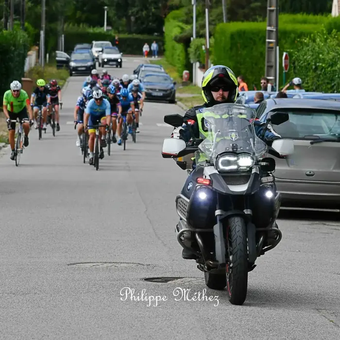 Protection de l'avant de course