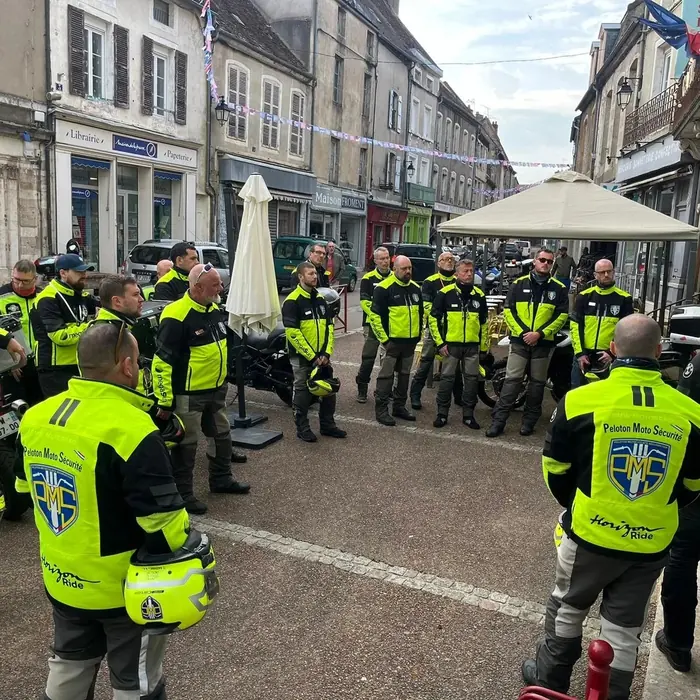 Motards prêts au départ